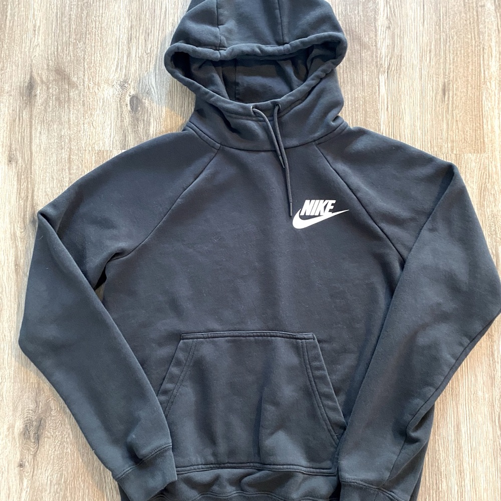 Nike Hoodie w front pocket